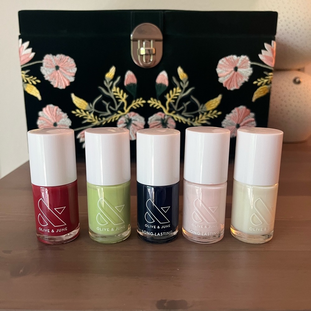 Olive & June Nail Polish Set of 5 colors Olive and June Kit